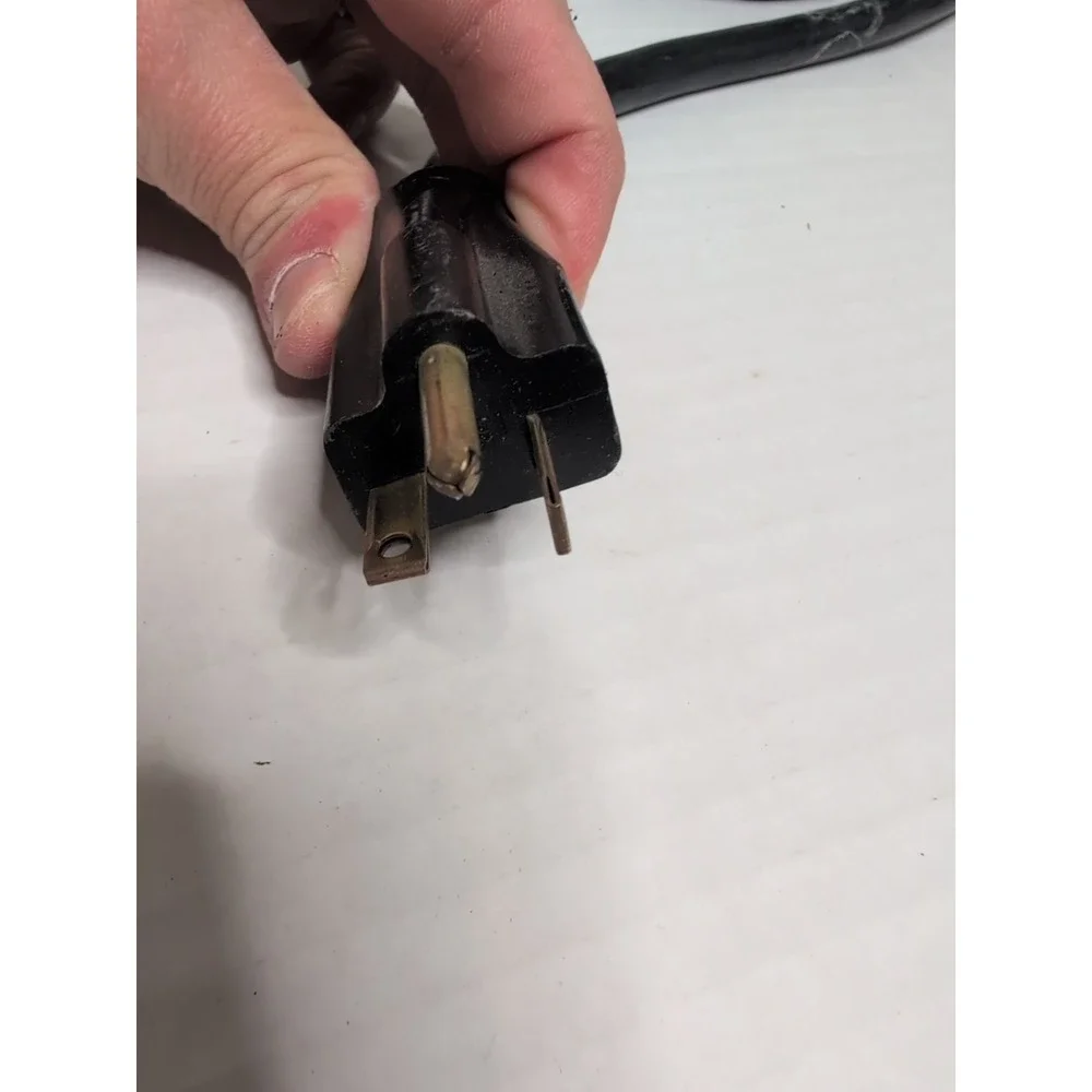 ETA Systems Conditioned Power Distribution PD11LVP 20 Amp Plug Tested Works!